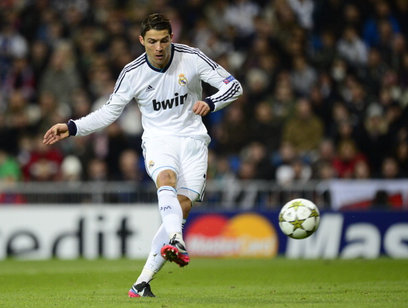 费尔斯新秀赛季连续21场比赛得分上双，超越锡安排在队史第一