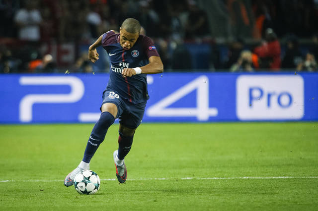 世界杯史话01：世界上第一场国际足球比赛是什么时候打的？（世界杯轶事01：首场国际足球赛究竟何时开球？）