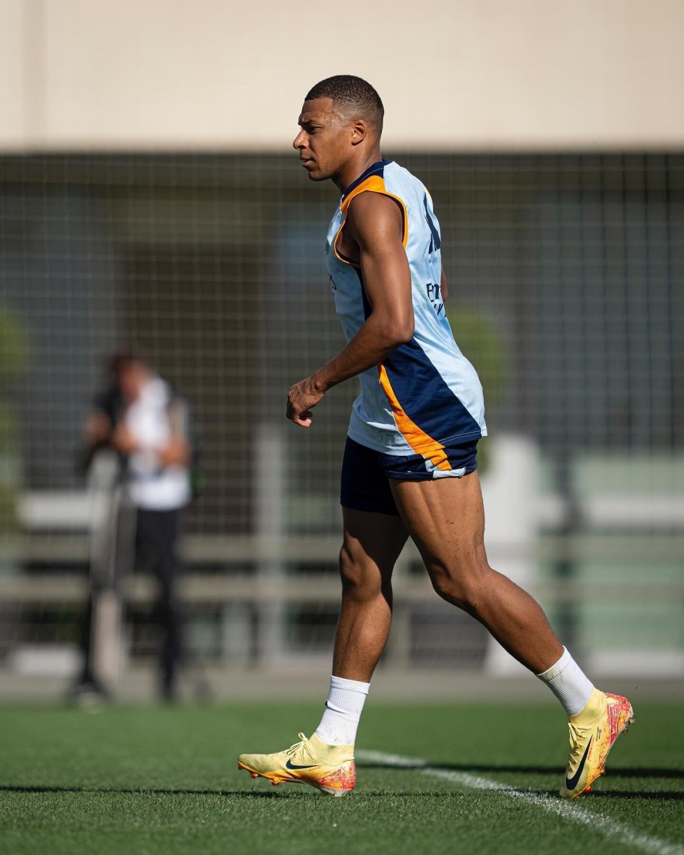 足球报：邵佳一确认当选中国国家队新任主帅！（足球报：邵佳一正式出任中国国家队新主教练！）