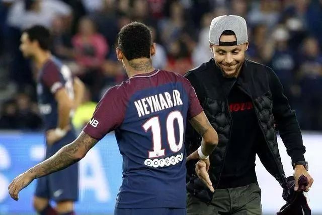 库库：裁判跟我说手球规则因我而改；拿世界杯就退出国家队了（库库：裁判称手球规则因我而改；若夺世界杯将告别国家队）